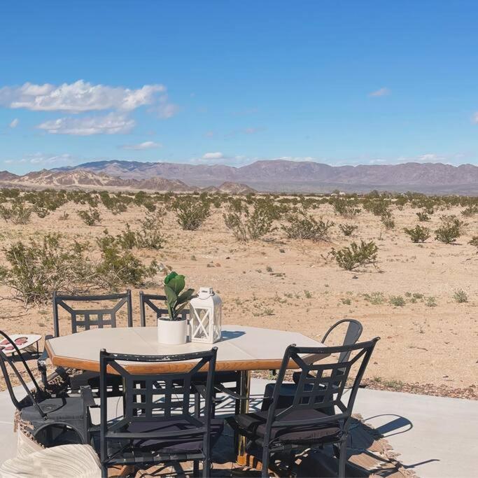 Serene Modern Home Backdoor With Great Wifi, Games, Movies, Patio Seating And Bbq Easy Access To North Joshua Tree National Park In 10 Minutes Twentynine Palms Dış mekan fotoğraf