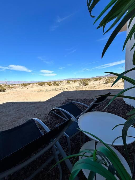 Serene Modern Home Backdoor With Great Wifi, Games, Movies, Patio Seating And Bbq Easy Access To North Joshua Tree National Park In 10 Minutes Twentynine Palms Dış mekan fotoğraf