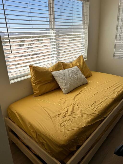 Serene Modern Home Backdoor With Great Wifi, Games, Movies, Patio Seating And Bbq Easy Access To North Joshua Tree National Park In 10 Minutes Twentynine Palms Dış mekan fotoğraf